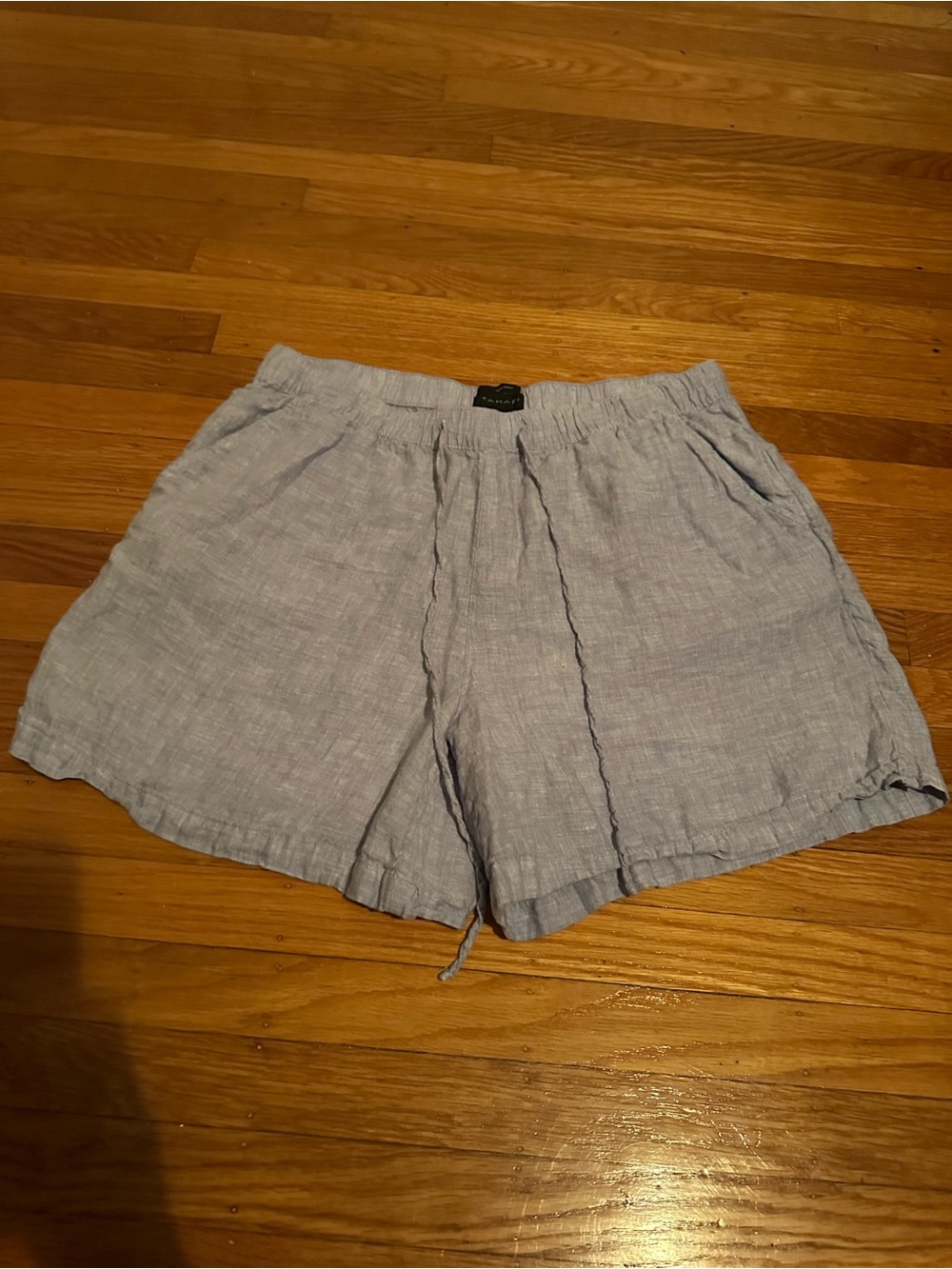 Tahari Light Blue 100% Linen Women's Pull-On Shorts